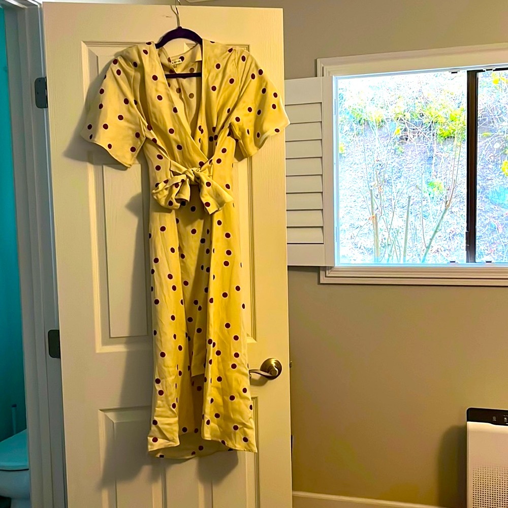 Gorgeous linen wrap polka dot dress with tie